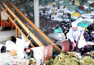A waste disposal factory in Quang Tan commune, Thanh Hoa province that helps to handle the solid waste disposed by five communes across Quang Xuong district and the neighbouring Le Mon Industrial Park (Photo: VNA) A waste disposal factory in Quang Tan commune, Thanh Hoa province that helps to handle the solid waste disposed by five communes across Quang Xuong district and the neighbouring Le Mon Industrial Park (Photo: VNA)