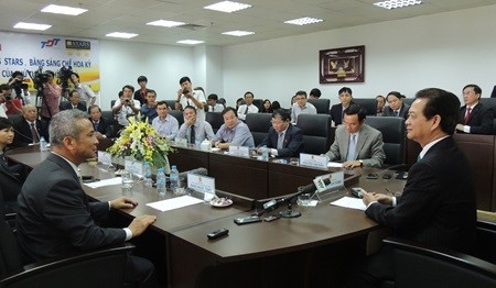 Prime Minister Nguyen Tan Dung visits Ton Duc Thang University on February 8. — Photo dantri Prime Minister Nguyen Tan Dung visits Ton Duc Thang University on February 8. — Photo dantri
