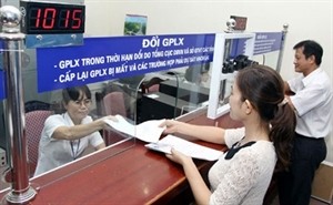 HCM City's transport department receives drivers' licence applications. (Photo: VNA) HCM City's transport department receives drivers' licence applications. (Photo: VNA)