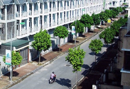 Terraced houses in Xuan Phuong Urban Area in Ha Noi's Hoai Duc District. Demand for high-end apartments is expected to grow this year now that the Government allows foreigners to buy houses. — VNA/VNS Photo Tuan Anh Terraced houses in Xuan Phuong Urban Area in Ha Noi's Hoai Duc District. Demand for high-end apartments is expected to grow this year now that the Government allows foreigners to buy houses. — VNA/VNS Photo Tuan Anh
