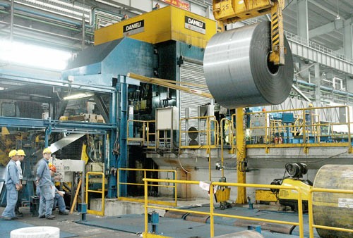 Steel companies are much affected from the electricity price increase that will start on March 16 (Photo: SGGP) Steel companies are much affected from the electricity price increase that will start on March 16 (Photo: SGGP)