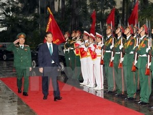 Viettel executives welcomed PM Nguyen Tan Dung (Photo: VNA) Viettel executives welcomed PM Nguyen Tan Dung (Photo: VNA)