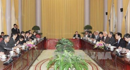 President Truong Tan Sang hosted a reception for the governor of Japan's Wakayama Prefecture, Yoshinobu Nisaka, in Ha Noi yesterday. — VNS Photo Phuong Hoa President Truong Tan Sang hosted a reception for the governor of Japan's Wakayama Prefecture, Yoshinobu Nisaka, in Ha Noi yesterday. — VNS Photo Phuong Hoa