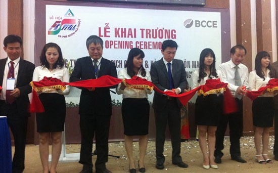 The opening ceremony of Buon Ma Thuot Coffee and Commodity Exchange (Photo: SGGP) The opening ceremony of Buon Ma Thuot Coffee and Commodity Exchange (Photo: SGGP)