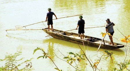 Fishermen in central Nghe An Province's Chau Thang Commune (Photo: VNA/VNS) Fishermen in central Nghe An Province's Chau Thang Commune (Photo: VNA/VNS)