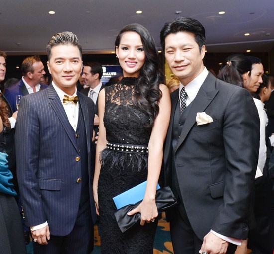 Vietnamese singers and artists also took part in the event. Singer Dam Vinh Hung (L) and movie actor Dustin Nguyen (R). Vietnamese singers and artists also took part in the event. Singer Dam Vinh Hung (L) and movie actor Dustin Nguyen (R).