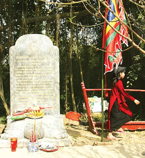 Về Hùng Vương Tổ Miếu nghe hát Xoan cổ ảnh 3 Về Hùng Vương Tổ Miếu nghe hát Xoan cổ ảnh 3