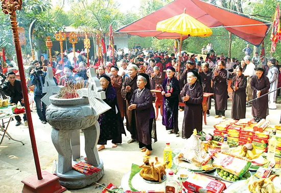 Về Hùng Vương Tổ Miếu nghe hát Xoan cổ ảnh 6 Về Hùng Vương Tổ Miếu nghe hát Xoan cổ ảnh 6