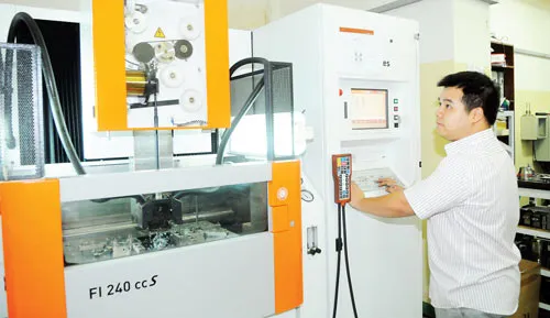 Phát triển ngành công nghiệp hỗ trợ công nghệ cao: Cần chính sách đồng bộ