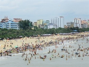 Thanh Hoa's Sam Son beach is a popular tourist destination (Photo: VNA) Thanh Hoa's Sam Son beach is a popular tourist destination (Photo: VNA)