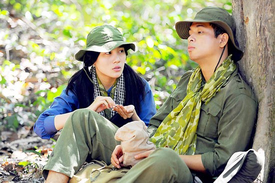 A scene in the film Duong xuyen rung (Journey across the forest) A scene in the film Duong xuyen rung (Journey across the forest)