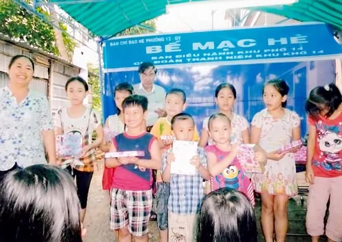 Người bà ở khu phố