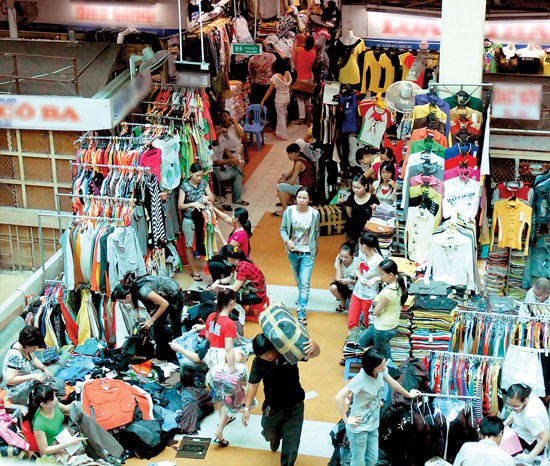 A wholesale market sees more sellers than buyers in Ho Chi Minh City (Photo: SGGP) A wholesale market sees more sellers than buyers in Ho Chi Minh City (Photo: SGGP)
