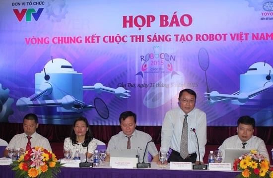 Press conference of final round of 2015 National Robot Contest takes place in Can Tho city. (Photo:SGGP) Press conference of final round of 2015 National Robot Contest takes place in Can Tho city. (Photo:SGGP)