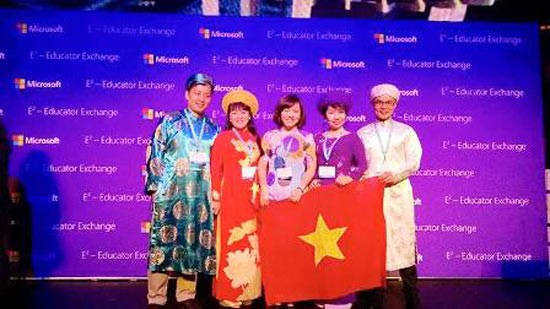 Vietnamese teacher delegation participates in the 2015 Microsoft Global Education Forum. (Photo:SGGP) Vietnamese teacher delegation participates in the 2015 Microsoft Global Education Forum. (Photo:SGGP)