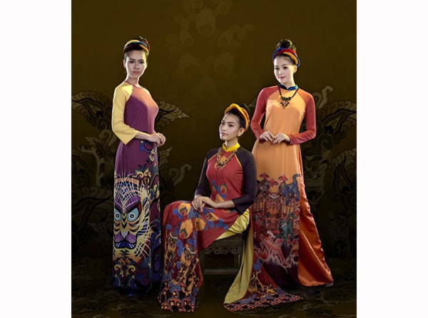 Ao Dai by fashion designer Thuan Viet ) Ao Dai by fashion designer Thuan Viet )