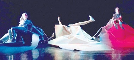 Exploration: Before coming to Ha Noi, hip-hop dance show Standards had performed on several famous world stages. — Photo pierrerigal.net Exploration: Before coming to Ha Noi, hip-hop dance show Standards had performed on several famous world stages. — Photo pierrerigal.net