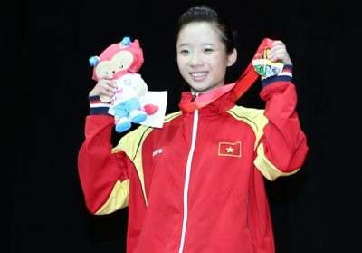 Duong Thuy Vy wins a gold medal for Vietnam sport delegation. (Ảnh: Dũng Phương) Duong Thuy Vy wins a gold medal for Vietnam sport delegation. (Ảnh: Dũng Phương)