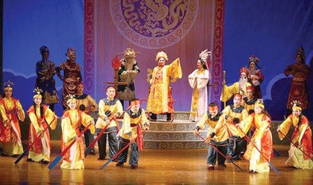 Preservation: A Tuong Xu Quang (Quang Nam classic drama region) performance is seen at Da Nang's Nguyen Hien Dinh Theatre. — Photo Da Nang Newspaper Preservation: A Tuong Xu Quang (Quang Nam classic drama region) performance is seen at Da Nang's Nguyen Hien Dinh Theatre. — Photo Da Nang Newspaper