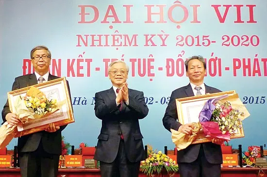 Xây dựng đội ngũ trí thức đáp ứng yêu cầu phát triển bền vững