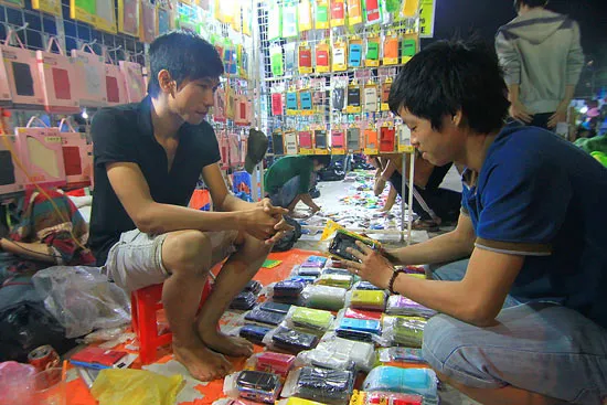 Nhộn nhịp chợ đêm sinh viên