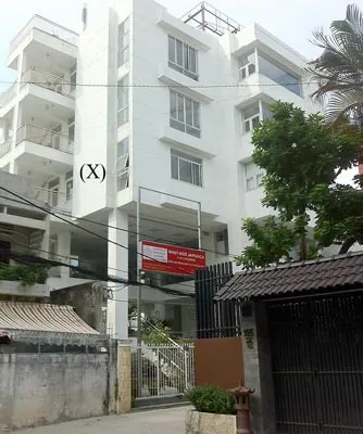 Phía sau phiên đấu giá