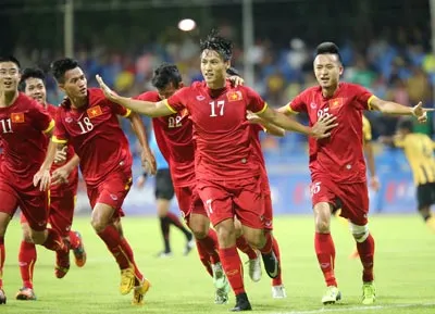 Cú hích nào cho bóng đá nội địa - Chế tài chuyên môn: Sao không dùng? ảnh 1 Cú hích nào cho bóng đá nội địa - Chế tài chuyên môn: Sao không dùng? ảnh 1