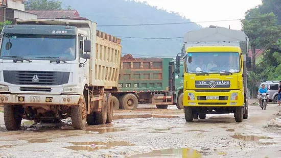 Được mỏ, bỏ đường dân