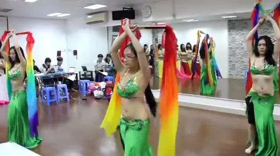 "Hot" cùng vũ điệu múa bụng ảnh 2