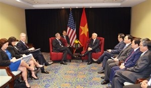 Party General Secretary Nguyen Phu Trong meets US Trade Representative Michael Froman (Source: qdnd.vn) Party General Secretary Nguyen Phu Trong meets US Trade Representative Michael Froman (Source: qdnd.vn)
