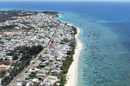 A corner of the Phu Quy Island, Binh Thuan Province. Prime Minister Nguyen Tan Dung approves the development of anew strategy for all 28 coastal provinces across the country. (Photo: VNA/VNS) A corner of the Phu Quy Island, Binh Thuan Province. Prime Minister Nguyen Tan Dung approves the development of anew strategy for all 28 coastal provinces across the country. (Photo: VNA/VNS)