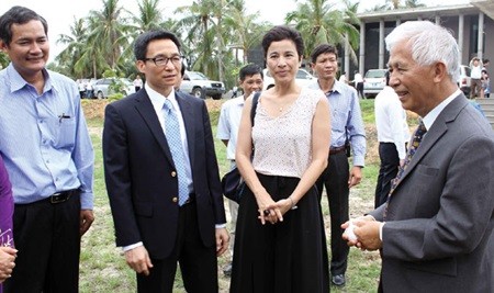 Family affair: A scene from Betonamu No Kaze Ni Fukarete (Final Days of Life in Viet Nam). Family affair: A scene from Betonamu No Kaze Ni Fukarete (Final Days of Life in Viet Nam).