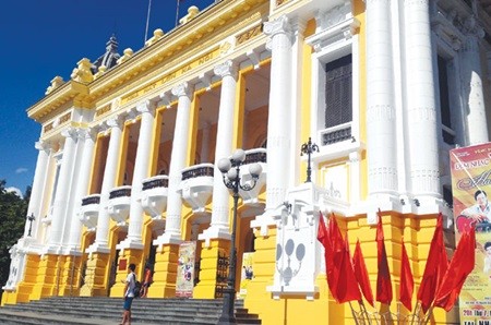Returning to normal: The Ha Noi Opera House will get its original paint colour back. — Doan Tung Returning to normal: The Ha Noi Opera House will get its original paint colour back. — Doan Tung