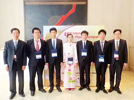 Việt Nam đoạt 3 HCV, 2 HCB Olympic Vật lý quốc tế 2015
