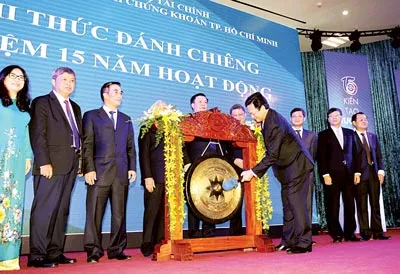 Hoàn thiện cơ chế, chính sách, phát triển thị trường chứng khoán bền vững
