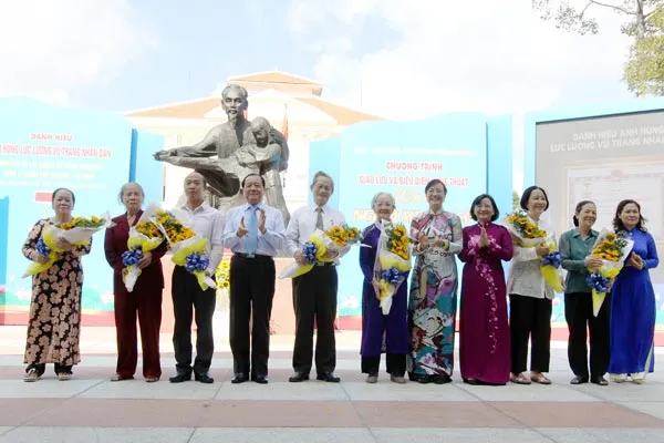 Giao lưu và biểu diễn nghệ thuật “Ký ức người mẹ Bàn Cờ”