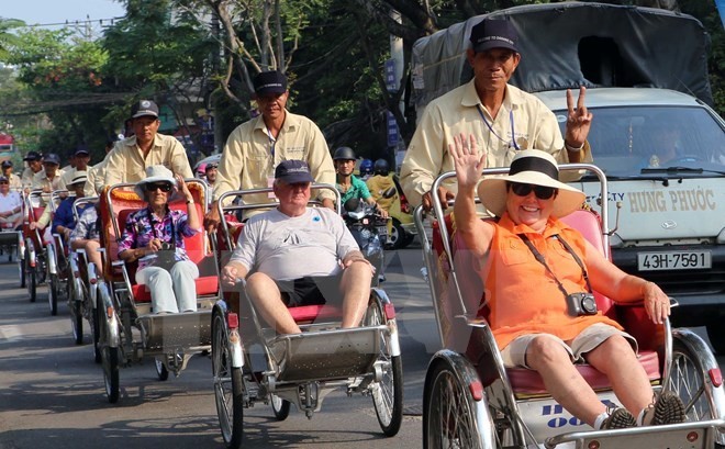 Foreign tourists visit Da Nang. (Source: VNA) Foreign tourists visit Da Nang. (Source: VNA)