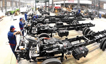A car assembly line at the Sai Gon Transportation Mechanical Corporation. Viet Nam should support enterprises to improve competitiveness during international integration. (Photo: VNA/VNS) A car assembly line at the Sai Gon Transportation Mechanical Corporation. Viet Nam should support enterprises to improve competitiveness during international integration. (Photo: VNA/VNS)