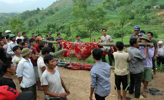 Một số hình ảnh chung quanh vụ thảm sát tại Yên Bái ảnh 6 Một số hình ảnh chung quanh vụ thảm sát tại Yên Bái ảnh 6