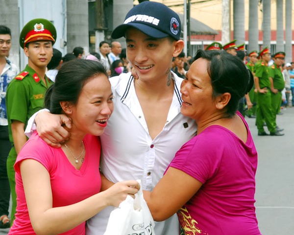The happiness of an inmate released from Chi Hoa Prison, HCMC on September 1 (Photo: SGGP) The happiness of an inmate released from Chi Hoa Prison, HCMC on September 1 (Photo: SGGP)