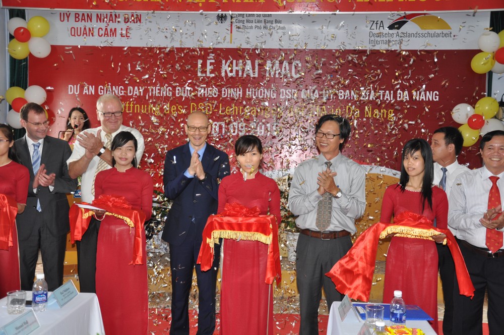 Mr. Olaf Malchow presented at the opening ceremony in Da Nang in September 2015, copyright: die-journalisten.de GmbH/Anna Petersen Mr. Olaf Malchow presented at the opening ceremony in Da Nang in September 2015, copyright: die-journalisten.de GmbH/Anna Petersen