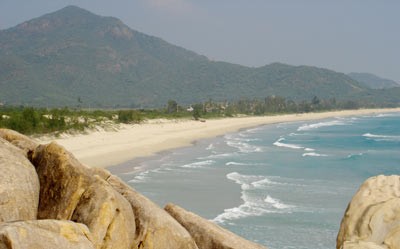 Vinh Hai beach in the central province of Ninh Thuan(Photo:SGGP) Vinh Hai beach in the central province of Ninh Thuan(Photo:SGGP)