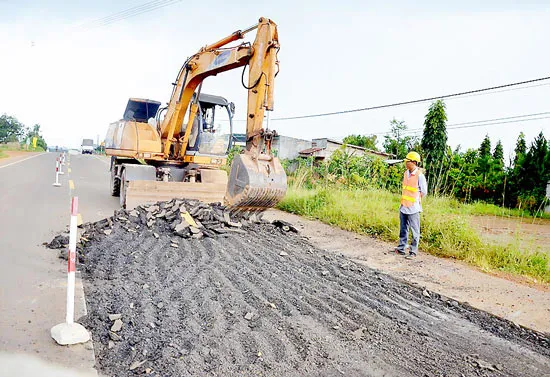 Quốc lộ 14: Vừa thông xe, phải sửa chữa