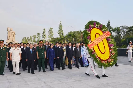 Sáng nay 13-10, Đại hội đại biểu Đảng bộ TPHCM lần thứ X họp phiên trù bị ảnh 3 Sáng nay 13-10, Đại hội đại biểu Đảng bộ TPHCM lần thứ X họp phiên trù bị ảnh 3