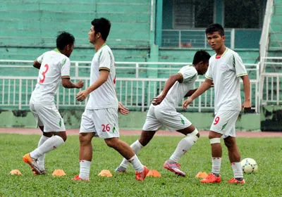 Khởi tranh VCK giải U.21 quốc gia 2015 - Cúp Clear Men: Khai hội sân chơi của cầu thủ trẻ ảnh 2