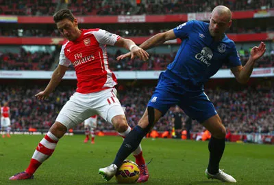 Arsenal (2) - Everton (9): Mồi ngon khó từ ảnh 1