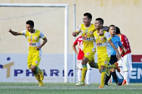 Dừng V-League lại được không? ảnh 3