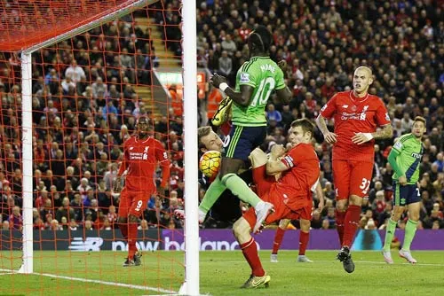 Vòng 10 - Ngoại hạng Anh: Man.United và Man.City chia điểm ảnh 4