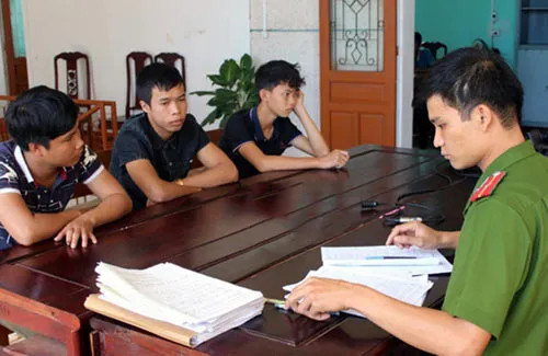 Hà Tĩnh: Bắt 3 đối tượng lừa trúng thưởng qua điện thoại chiếm đoạt tài sản