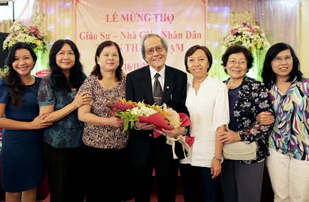 GS Trần Thanh Đạm: Giáo dục và văn học là hai vòng nguyệt quế của Tổ quốc